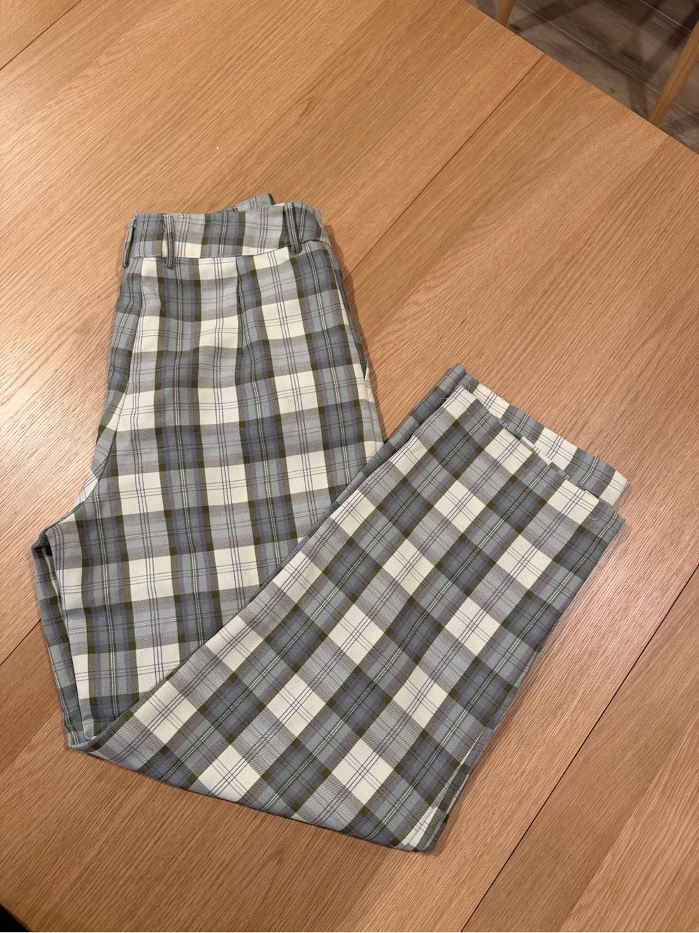 Women's Plaid Trousers in Light Blue and Cream